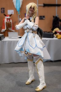 Jeune femme en déguisement manga