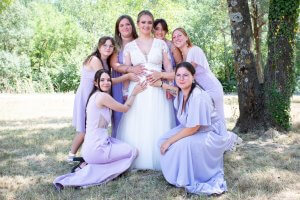 Photo de la mariée et des demoiselles d'honneur.